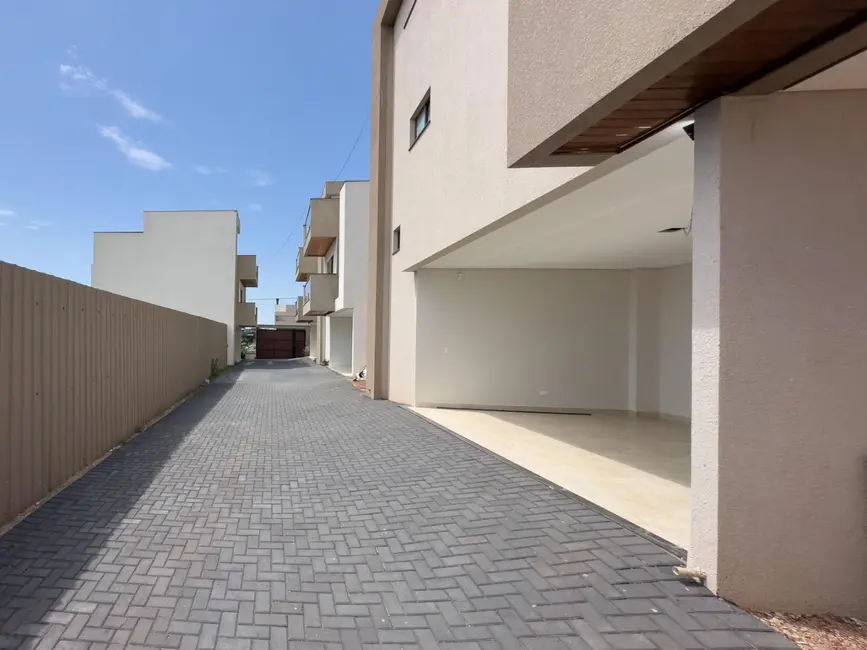 Foto 4 de Sobrado com 3 quartos à venda, 165m2 em Santa Cruz, Cascavel - PR