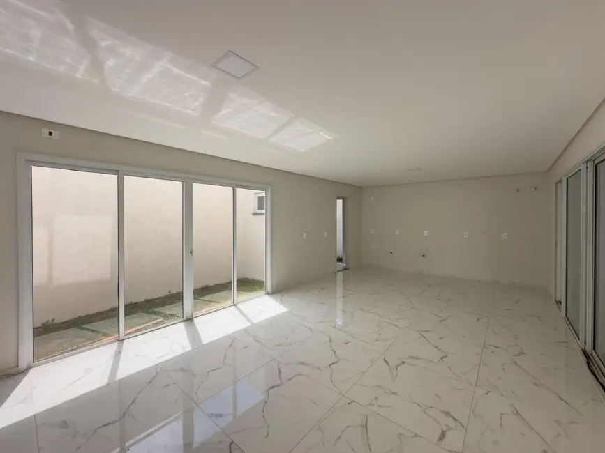 Foto 9 de Sobrado com 3 quartos à venda, 165m2 em Santa Cruz, Cascavel - PR