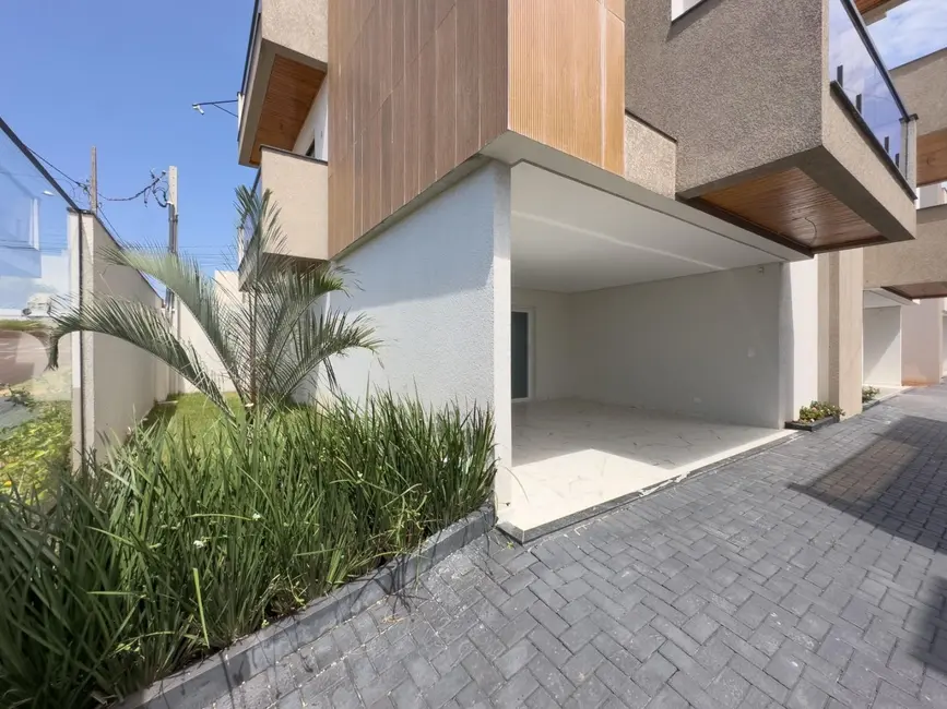 Foto 2 de Sobrado com 3 quartos à venda, 165m2 em Santa Cruz, Cascavel - PR