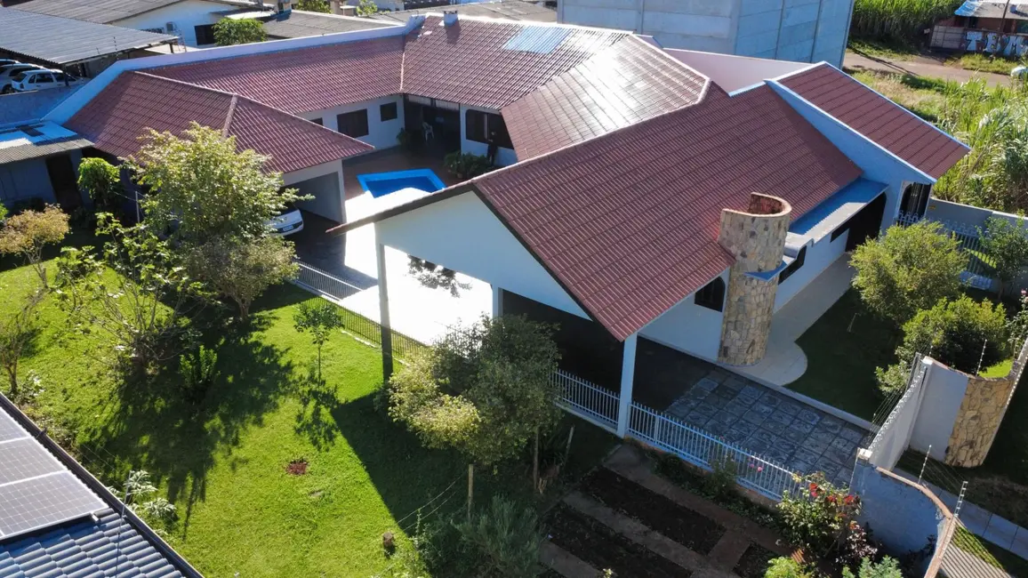 Foto 4 de Casa com 5 quartos à venda, 975m2 em Universitário, Cascavel - PR