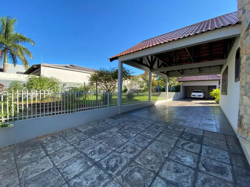 Foto 6 de Casa com 5 quartos à venda, 975m2 em Universitário, Cascavel - PR