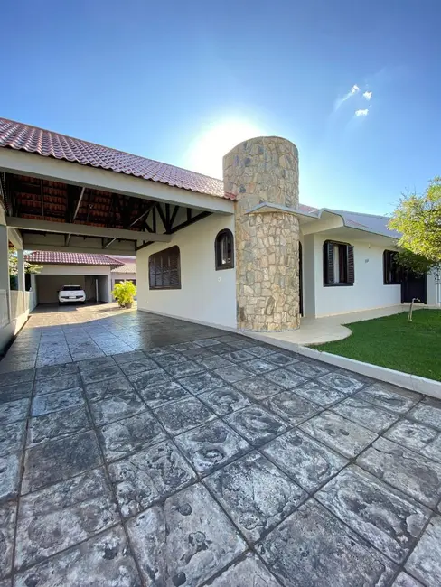 Foto 2 de Casa com 5 quartos à venda, 975m2 em Universitário, Cascavel - PR