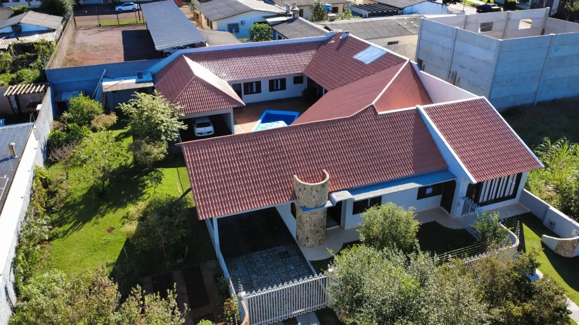 Foto 3 de Casa com 5 quartos à venda, 975m2 em Universitário, Cascavel - PR