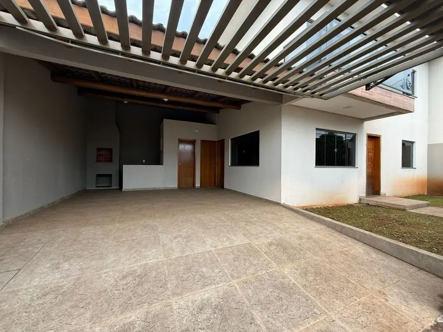 Foto 2 de Sobrado com 3 quartos à venda, 126m2 em Pioneiros Catarinenses, Cascavel - PR