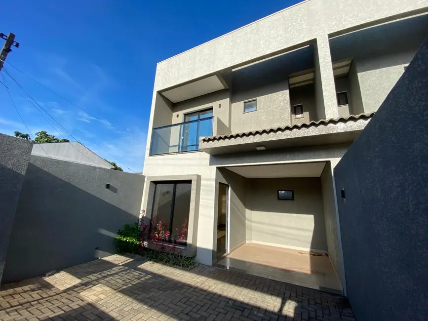 Foto 1 de Sobrado com 3 quartos à venda, 180m2 em Cascavel Velho, Cascavel - PR