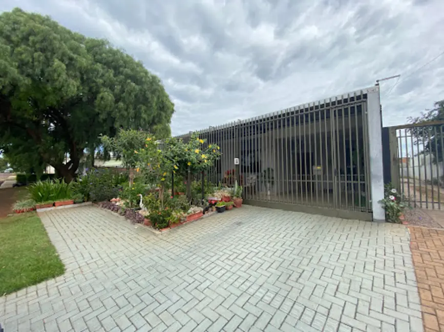 Foto 1 de Casa com 2 quartos à venda, 150m2 em 14 de Novembro, Cascavel - PR