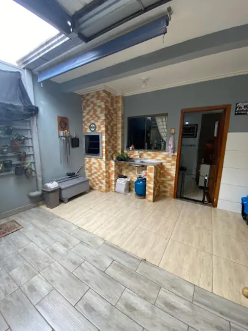 Foto 6 de Casa com 2 quartos à venda, 150m2 em 14 de Novembro, Cascavel - PR