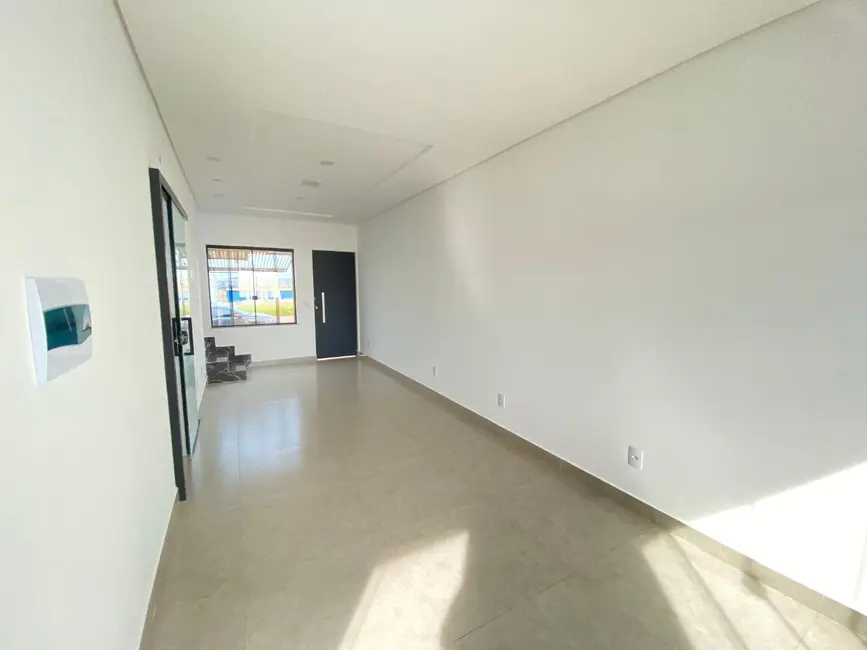 Foto 3 de Sobrado com 3 quartos à venda, 125m2 em Floresta, Cascavel - PR