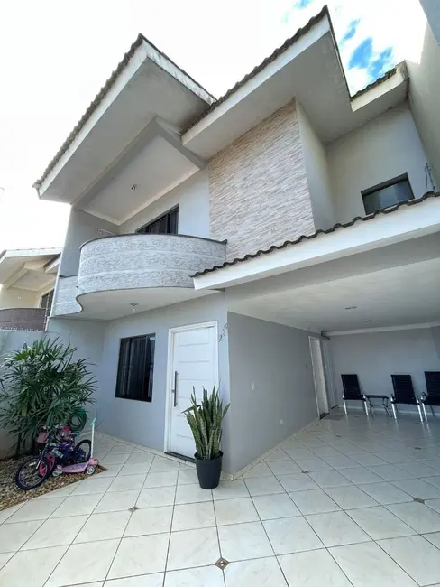 Foto 2 de Sobrado com 3 quartos à venda, 145m2 em Alto Alegre, Cascavel - PR