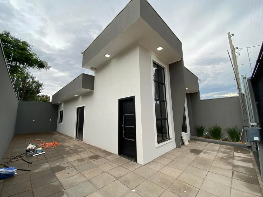 Foto 1 de Casa com 2 quartos à venda, 120m2 em Alto Alegre, Cascavel - PR