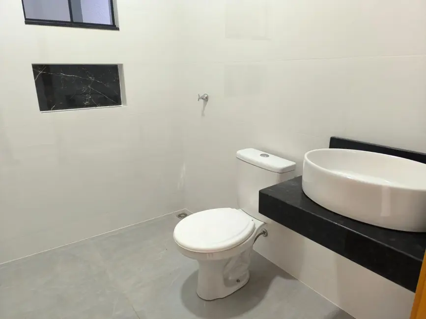 Casa com 2 quartos à venda, 117m2 em Parque Verde, Cascavel - PR - imagem 3 Foto 3 de Casa com 2 quartos à venda, 117m2 em Parque Verde, Cascavel - PR