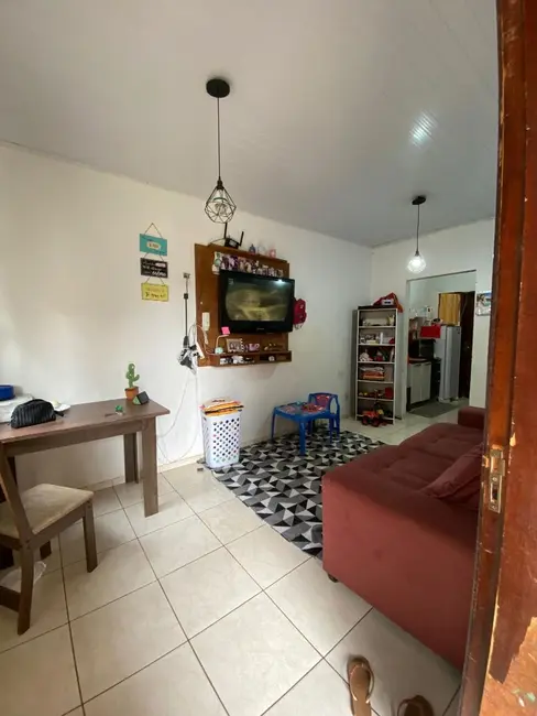 Foto 6 de Casa com 2 quartos à venda, 70m2 em Cascavel - PR