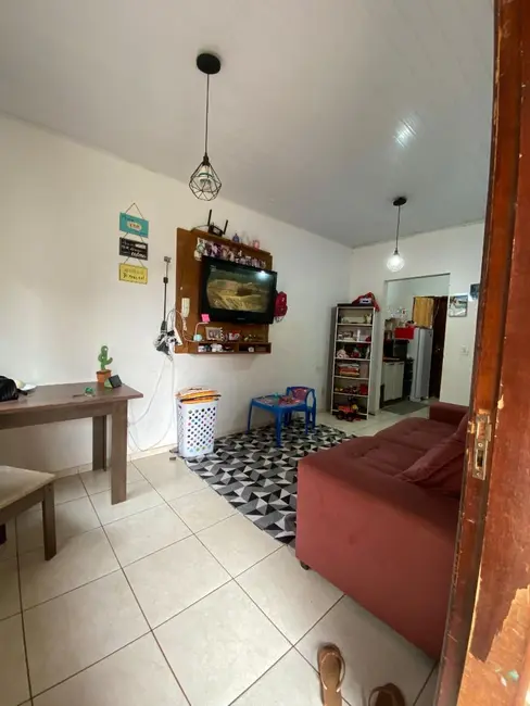 Foto 4 de Casa com 2 quartos à venda, 70m2 em Cascavel - PR