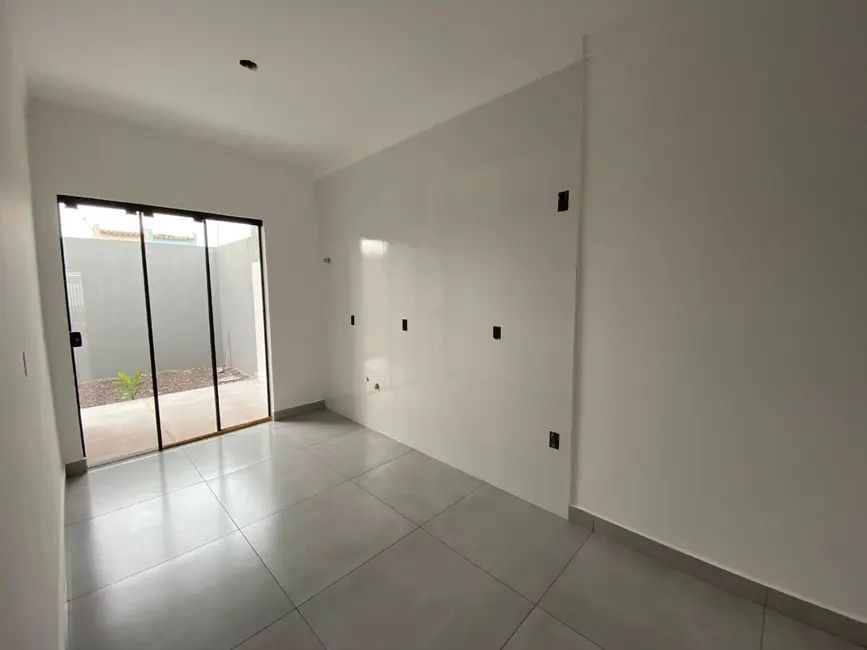 Casa com 2 quartos à venda, 100m2 em Esmeralda, Cascavel - PR - imagem 6 Foto 6 de Casa com 2 quartos à venda, 100m2 em Esmeralda, Cascavel - PR