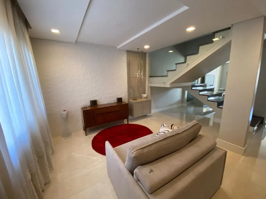 Foto 3 de Sobrado com 4 quartos à venda, 181m2 em Santa Cruz, Cascavel - PR