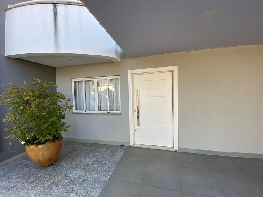 Foto 2 de Sobrado com 4 quartos à venda, 181m2 em Santa Cruz, Cascavel - PR