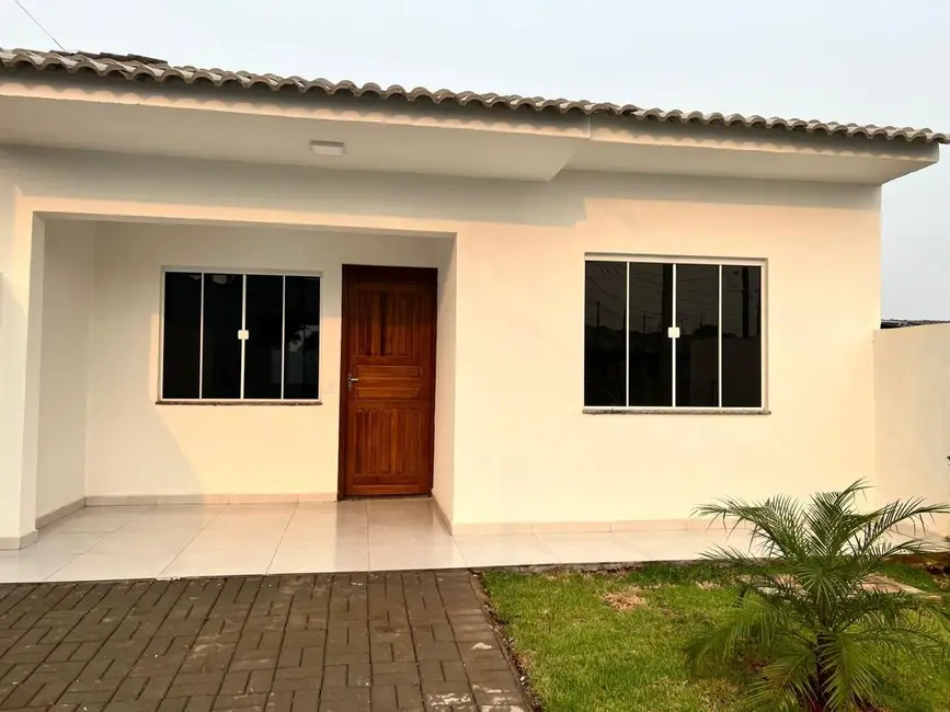 Foto 2 de Casa com 2 quartos à venda, 94m2 em 14 de Novembro, Cascavel - PR