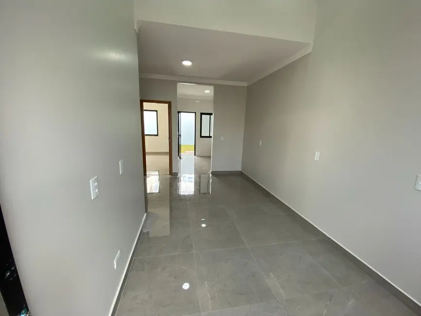 Foto 2 de Casa com 2 quartos à venda, 114m2 em Cascavel - PR