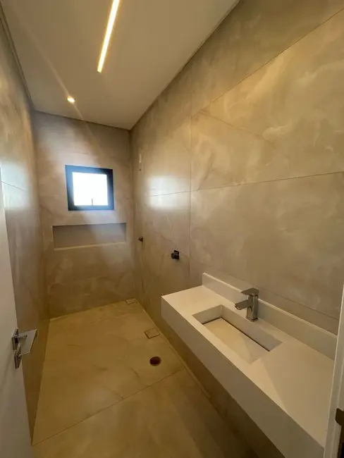 Foto 6 de Casa com 3 quartos à venda, 301m2 em Cascavel - PR