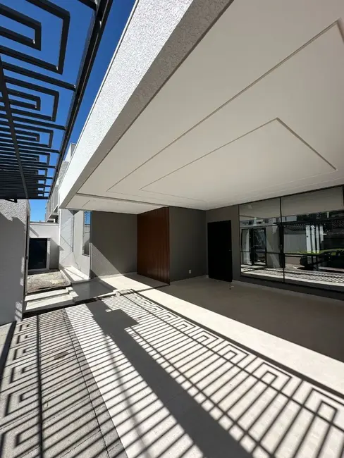 Foto 2 de Casa com 3 quartos à venda, 301m2 em Cascavel - PR