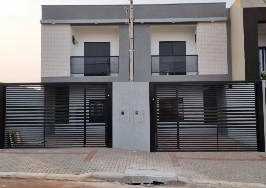 Foto 1 de Sobrado com 3 quartos à venda, 100m2 em Cascavel - PR