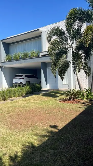 Foto 3 de Sobrado com 4 quartos à venda, 560m2 em Cascavel - PR