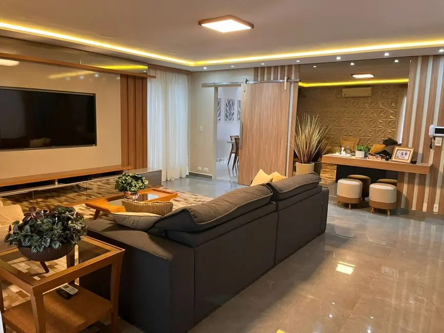 Foto 9 de Sobrado com 4 quartos à venda, 560m2 em Cascavel - PR