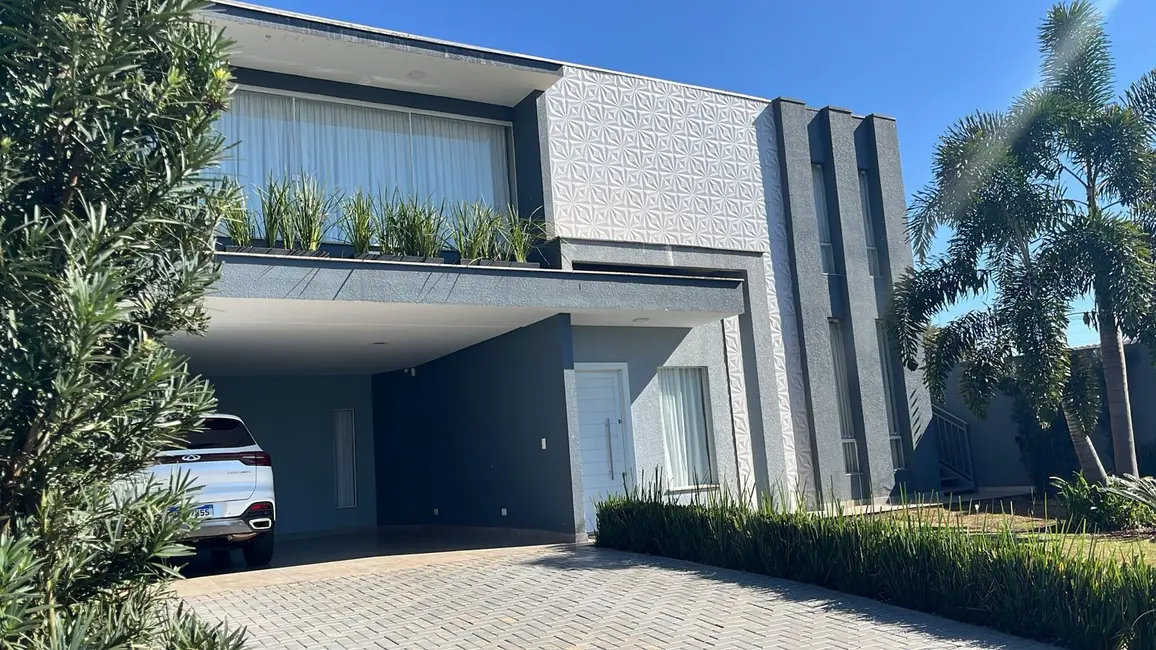 Foto 2 de Sobrado com 4 quartos à venda, 560m2 em Cascavel - PR