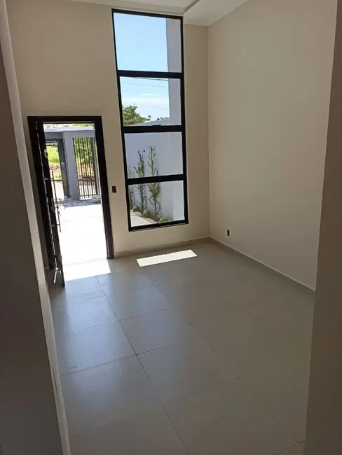 Foto 3 de Sobrado com 3 quartos à venda, 180m2 em Universitário, Cascavel - PR