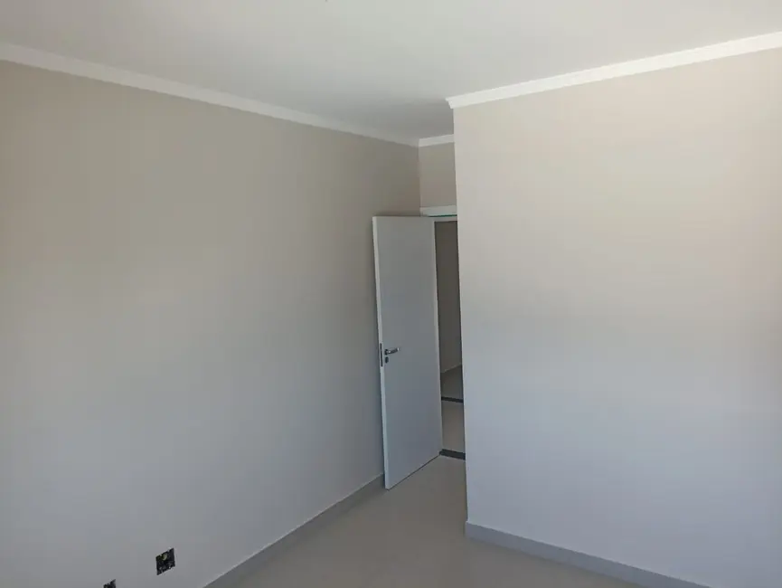 Foto 5 de Sobrado com 3 quartos à venda, 180m2 em Universitário, Cascavel - PR