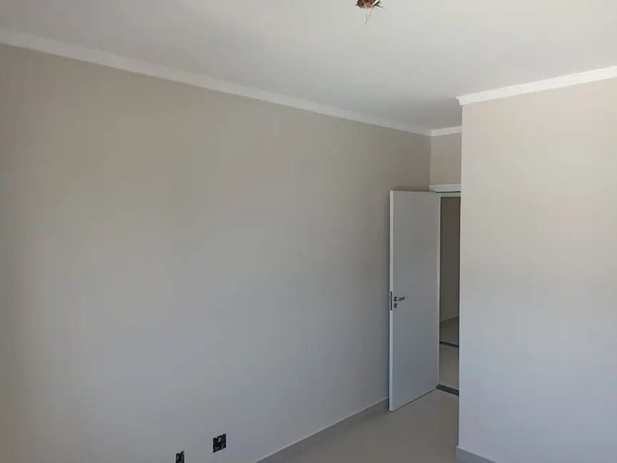 Foto 6 de Sobrado com 3 quartos à venda, 180m2 em Universitário, Cascavel - PR