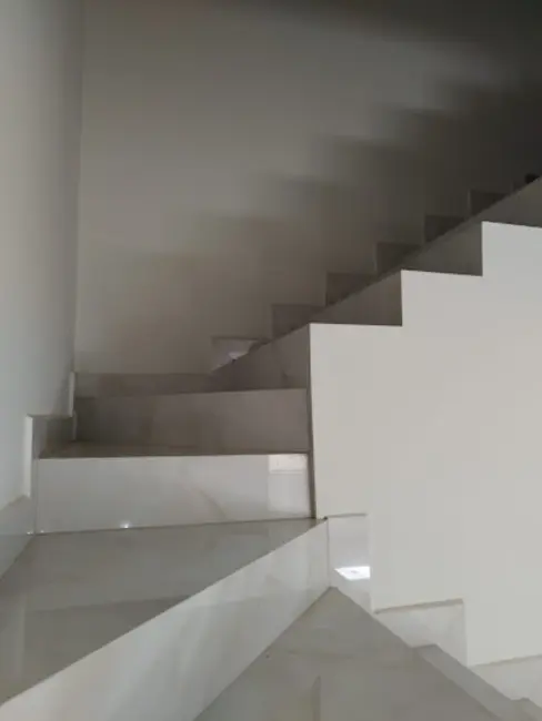 Foto 9 de Sobrado com 3 quartos à venda, 200m2 em Brazmadeira, Cascavel - PR