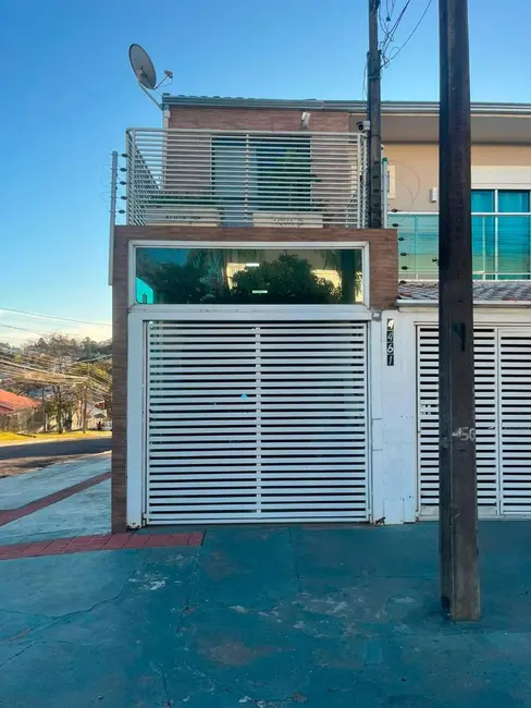 Foto 3 de Sobrado com 4 quartos à venda, 205m2 em Cascavel - PR