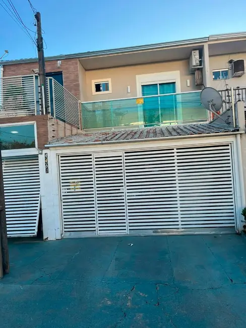 Foto 2 de Sobrado com 4 quartos à venda, 205m2 em Cascavel - PR