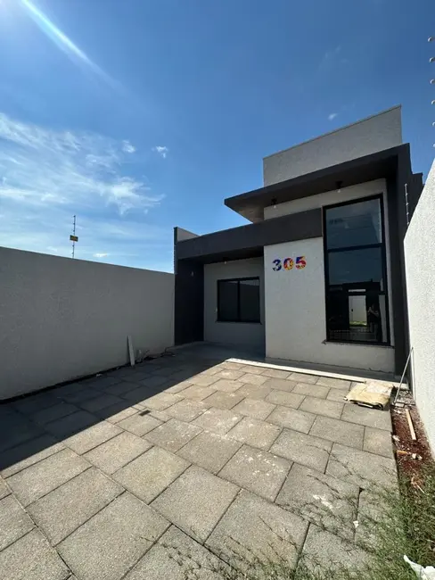 Foto 2 de Casa com 2 quartos à venda, 120m2 em Cascavel - PR