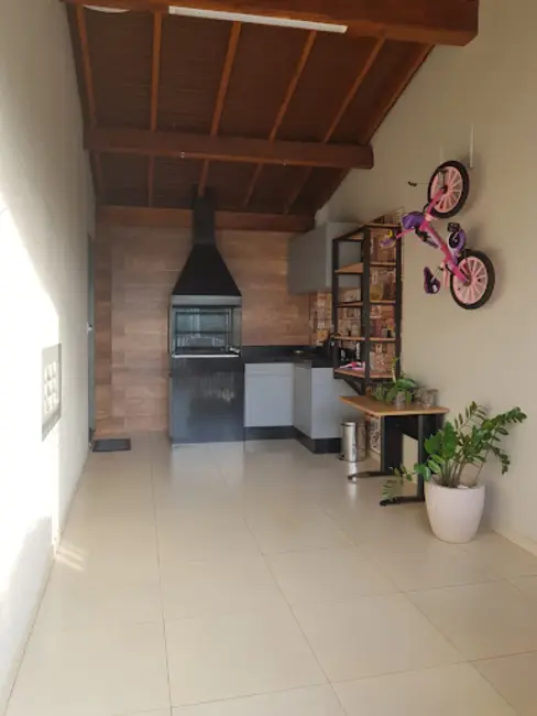 Foto 1 de Sobrado com 3 quartos à venda, 120m2 em Canadá, Cascavel - PR