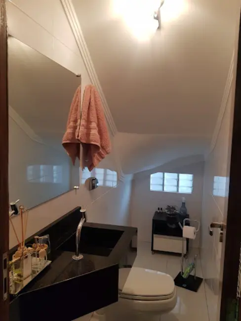 Foto 3 de Sobrado com 3 quartos à venda, 120m2 em Canadá, Cascavel - PR