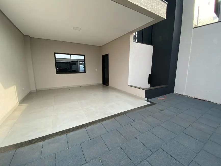 Foto 2 de Sobrado com 3 quartos à venda, 242m2 em Universitário, Cascavel - PR