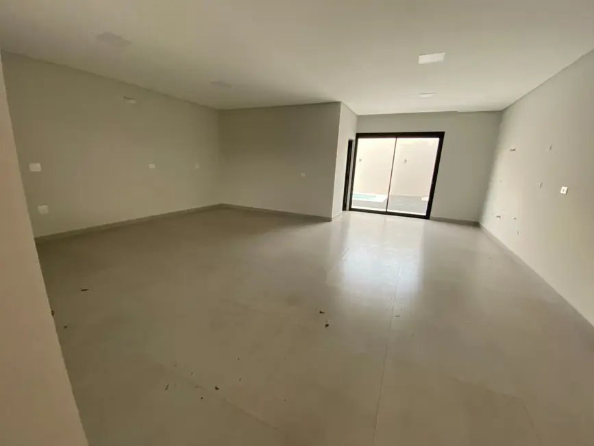 Foto 4 de Sobrado com 3 quartos à venda, 242m2 em Universitário, Cascavel - PR