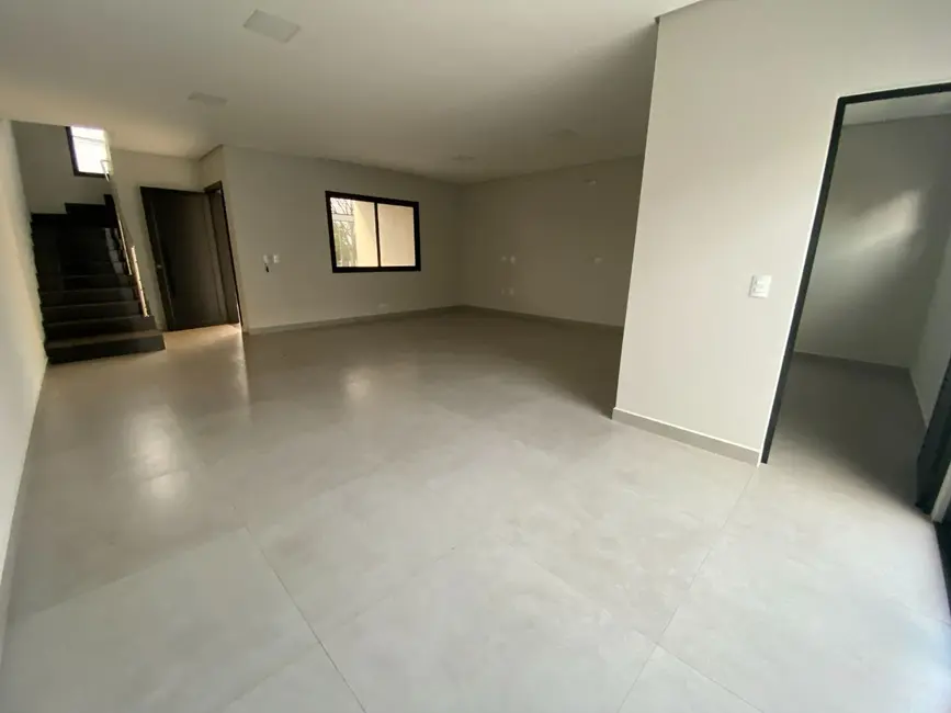 Foto 5 de Sobrado com 3 quartos à venda, 242m2 em Universitário, Cascavel - PR