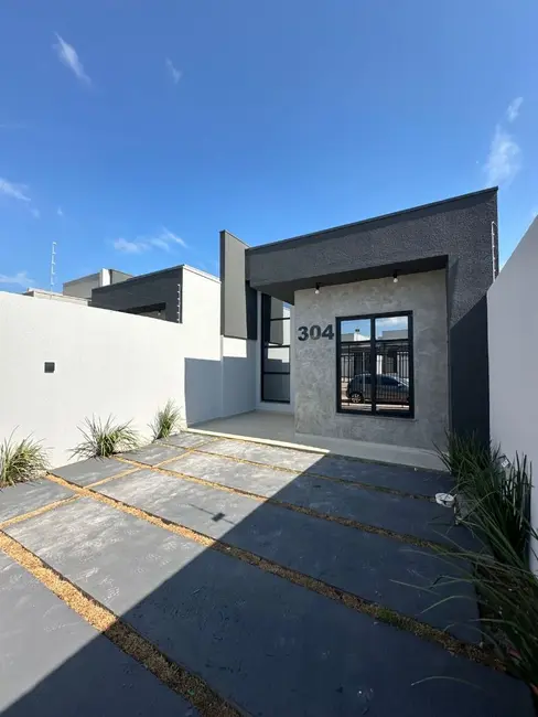 Foto 1 de Casa com 2 quartos à venda, 120m2 em Cascavel - PR