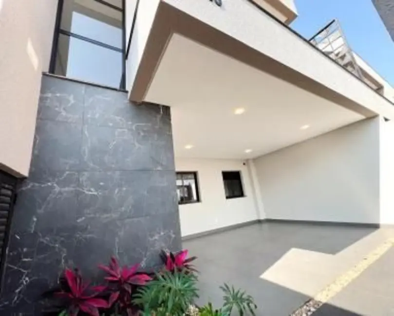 Foto 1 de Sobrado com 3 quartos à venda, 133m2 em Centro, Cascavel - PR