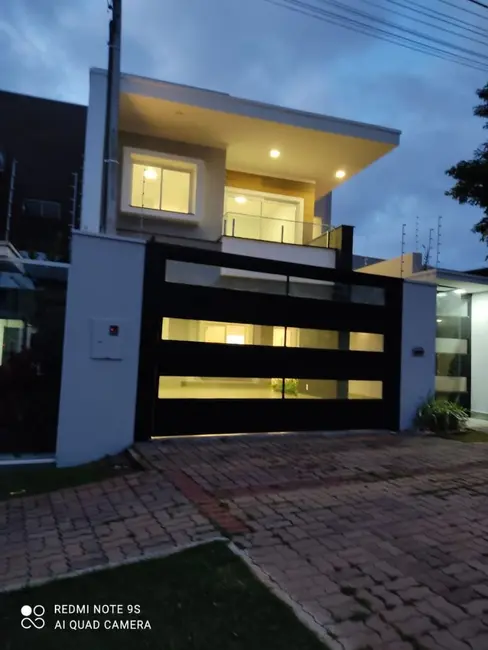 Foto 1 de Sobrado com 3 quartos à venda, 200m2 em Canadá, Cascavel - PR