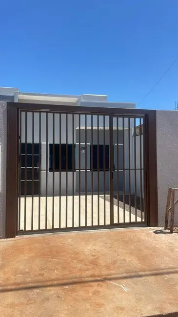 Foto 2 de Casa com 2 quartos à venda, 100m2 em Esmeralda, Cascavel - PR