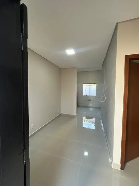 Foto 2 de Casa com 2 quartos à venda, 106m2 em Cascavel - PR