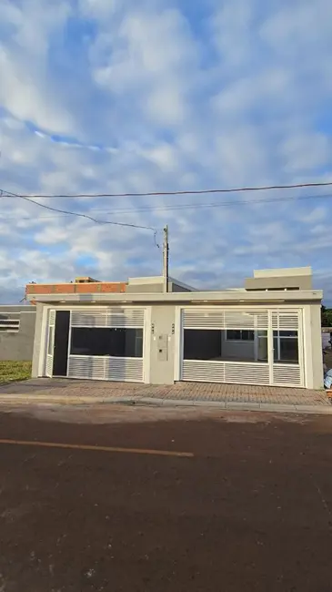 Foto 2 de Casa com 2 quartos à venda, 110m2 em Esmeralda, Cascavel - PR