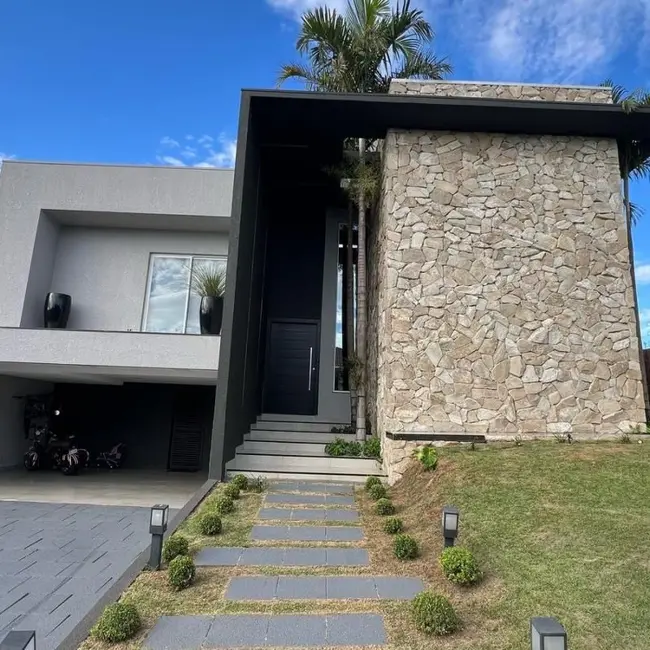 Foto 2 de Casa de Condomínio com 4 quartos à venda, 600m2 em Santa Cruz, Cascavel - PR