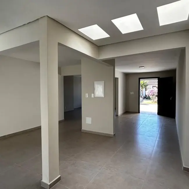 Foto 3 de Casa de Condomínio com 3 quartos à venda, 200m2 em Neva, Cascavel - PR