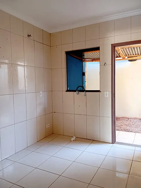 Foto 6 de Casa com 2 quartos à venda, 90m2 em Cascavel - PR
