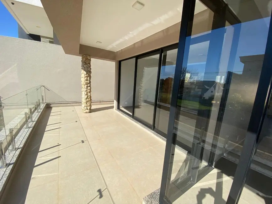 Foto 2 de Sobrado com 3 quartos à venda, 300m2 em Alto Alegre, Cascavel - PR